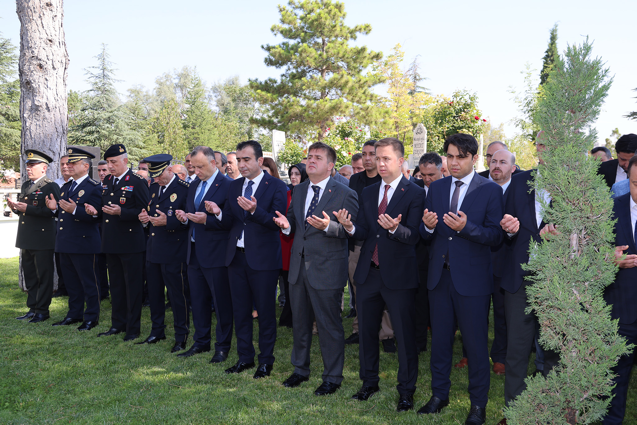 15 TEMMUZ’DA ŞEHİTLER TÖRENLE ANILDI