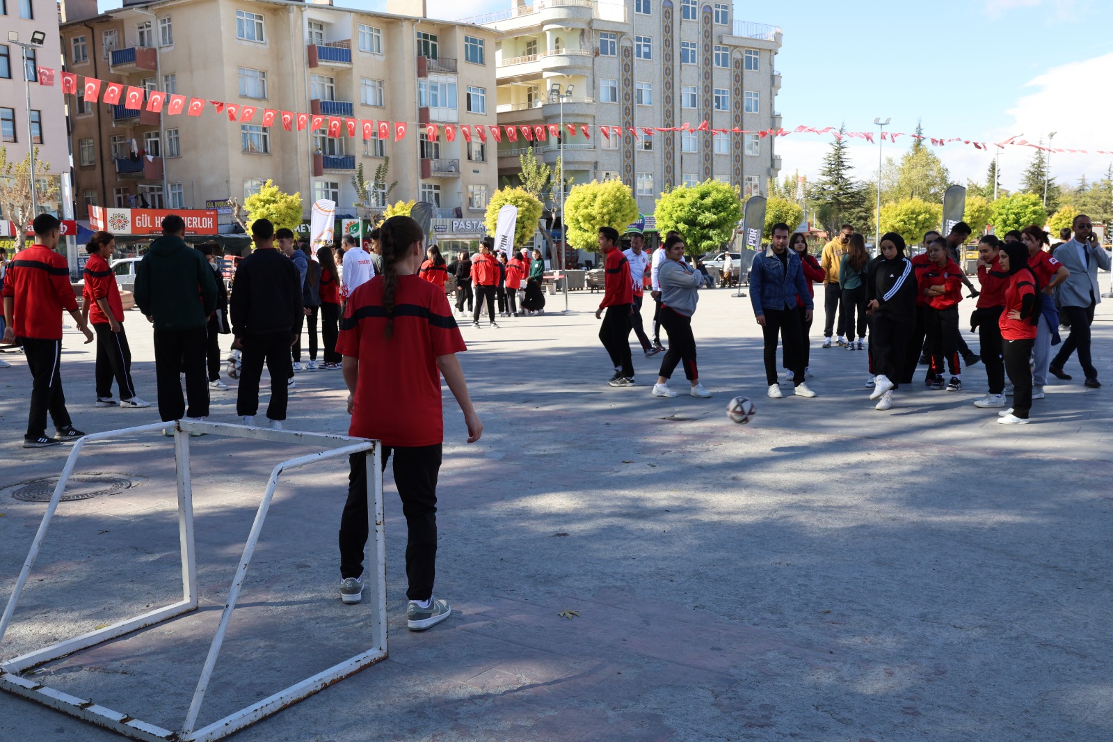 KARAMAN’DA AMATÖR SPOR HAFTASI ETKİNLİKLERİ COŞKUYLA BAŞLADI