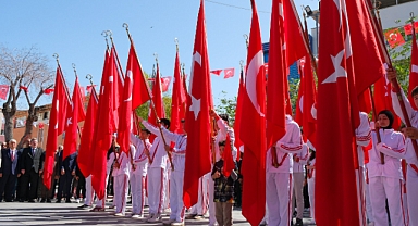 Karaman’da 749. Türk Dil Bayramı Coşkusu: “Türk Dili Hoşgörü Yürüyüşü” Gerçekleştirildi