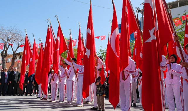 Karaman’da 749. Türk Dil Bayramı Coşkusu: “Türk Dili Hoşgörü Yürüyüşü” Gerçekleştirildi