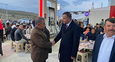 Mahmut Ünüvar, 2 bin kişilik iftarda kasaba halkıyla bir araya geldi