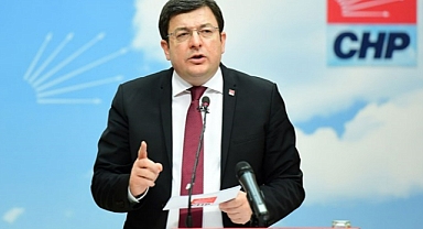 MUHALEFETTE OLAN BİRİNİ DİNLİYOR GİBİYDİK