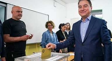 ALİ BABACAN OYUNU KULLANDI, SANDIĞA ÇAĞRI YAPTI
