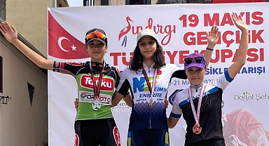 TORKU ŞEKER SPOR BAYANLARDA ŞAMPİYON OLDU