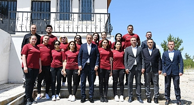 Vali Sn. Tuncay Akkoyun, Olimpiyat Şampiyonu Kadın Goalball Milli Takımımızı Ziyaret Etti