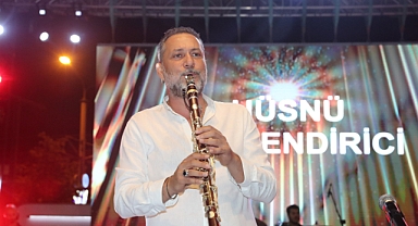 HÜSNÜ ŞENLENDİRİCİ 12. ULUSLARARASI İZMİT PİŞMANİYE MÜZİK ve DANS FESTİVALİ’NDE KLARNETİYLE BÜYÜLEDİ!