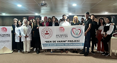 Hanımefendi Hatice Sarıibrahim, Çocuk Evleri Sosyal Gelişim Derneğinin düzenlediği panele katıldı. Katılımcılar ayrıca kamu çalışanları, halk ve öğrencilerden oluştu.