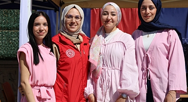 KARAMAN, YENİ ÖĞRENCİLERİNİ ŞEHİR TANITIM STANTLARIYLA KARŞILADI