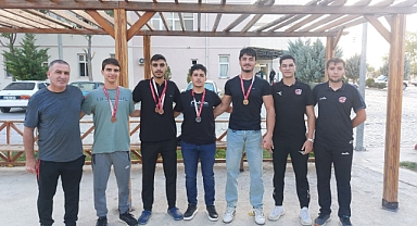 KARAMANOĞLU MEHMETBEY YURDUNDA BOCCE TURNUVASI DÜZENLENDİ