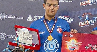 KMÜ’LÜ GENÇLERDEN TEKNOFEST’TE ÇİFTE GURUR