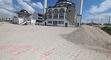 CAMİLERDE KAPSAMLI ÇEVRE DÜZENLEME ÇALIŞMASI
