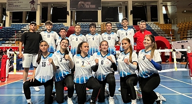 KARAMAN OTURARAK VOLEYBOL TAKIMLARINDAN TÜRKİYE DERECESİ
