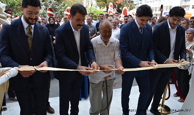 Karaman’da Öztoprak Mücevherat Yeni Konsept Mağazasının Açılışı Yoğun Katılımla Gerçekleştirildi